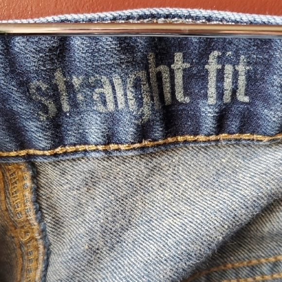 Carhartt Blue Straight Jeans with Classic Denim Style - Picture 4 of 12